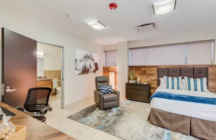Private bedroom and private bathroom in our Scottsdale Detox addiction treatment center