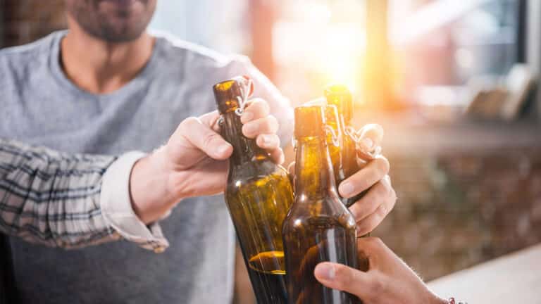 friends drinking beer